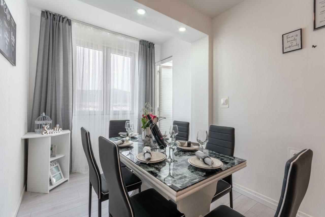 Apartment Jamblip Split Bagian luar foto